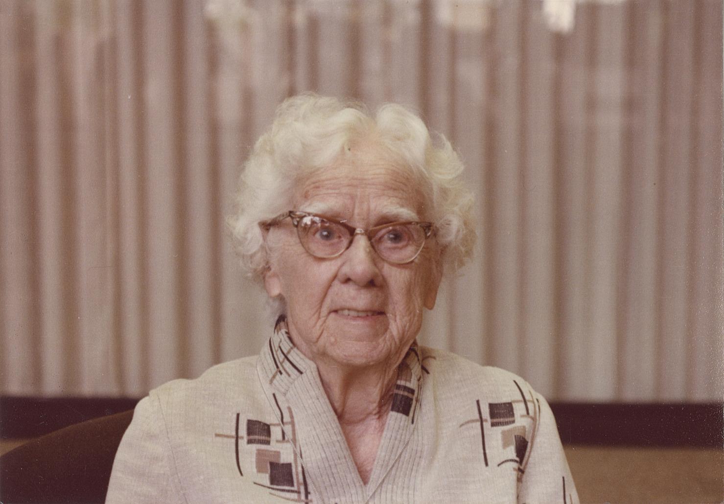 Marian Stearnes at Wedding at the Old Worthington Library