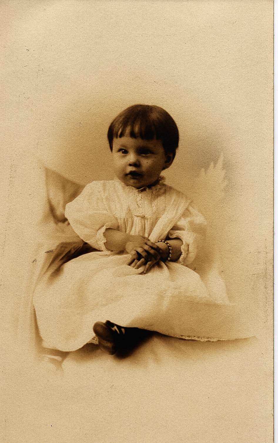 Photograph of Ellen Kathryn Gloyd as small child