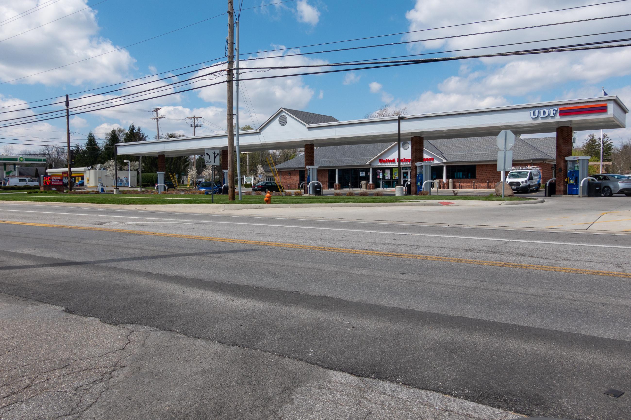 Photograph of Gas Station During Ohio’s Stay at Home Order of 2020