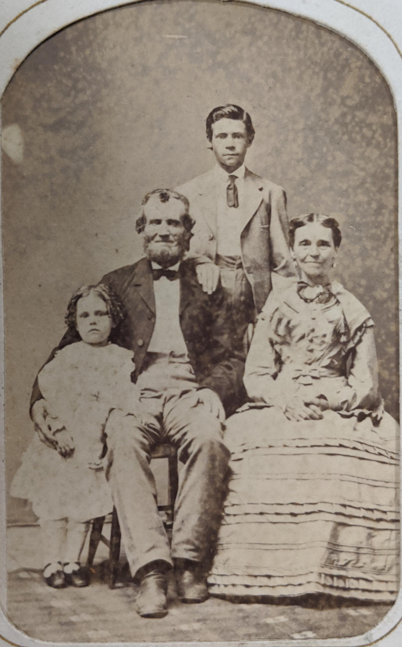 Photograph of James and Esther Pinney