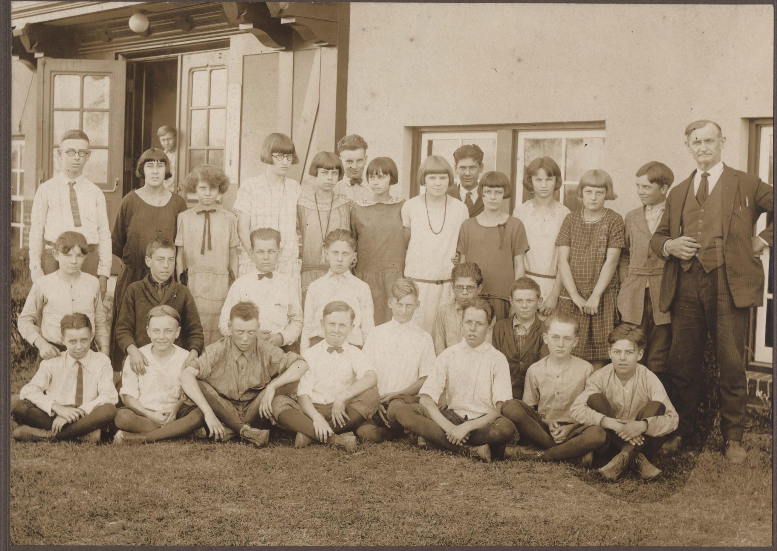 Photograph of Linworth Grammar School 7th and 8th Grades, 1924