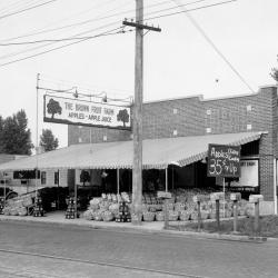 Photograph of the Brown Fruit Farm Stand on North High Street
